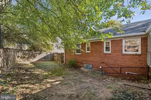 9700 Dameron Dr, Silver Spring, MD 20910 - Photo 32