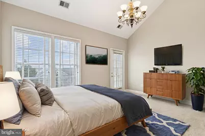 305 Redland Boulevard #402, Rockville, MD 20850 - Photo 8