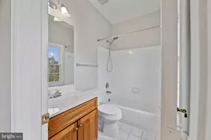 16909 Harbour Town Dr, Ashton, MD 20861 - Photo 48