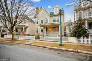 1105 Pleasant Cir, Rockville, MD 20850 - Photo 2