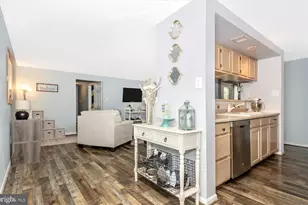 13105 Briarcliff Terrace, Germantown, MD 20874 - Photo 12