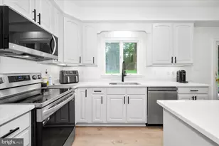 8225 Hawkins Creamery Rd, Gaithersburg, MD 20882 - Photo 14