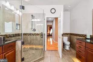 913 Pleasant Dr, Rockville, MD 20850 - Photo 18