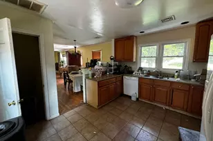 2 Piping Rock Dr, Silver Spring, MD 20905 - Photo 4