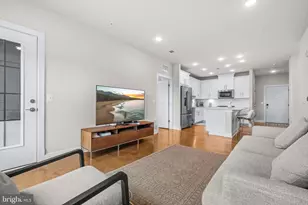 250 Decoverly Dr, Gaithersburg, MD 20878 - Photo 16