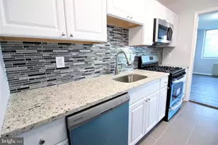 10401 Grosvenor Pl, Rockville, MD 20852 - Photo 4