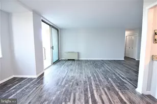 10401 Grosvenor Pl, Rockville, MD 20852 - Photo 14