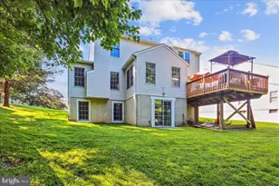 18518 Gingerbread Ln, Gaithersburg, MD 20877 - Photo 4