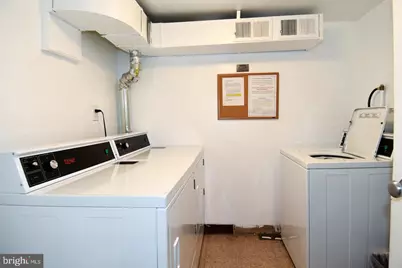 4 Monroe Street #4-810, Rockville, MD 20850 - Photo 32