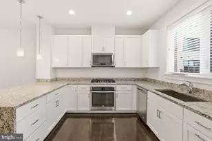 8033 Tribeca St, Rockville, MD 20855 - Photo 4