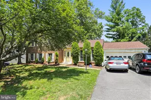 10145 Colebrook Ave, Potomac, MD 20854 - Photo 2