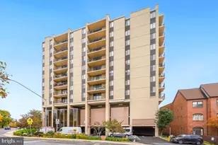 4242 East-West Hwy, Chevy Chase, MD 20815 - Photo 10