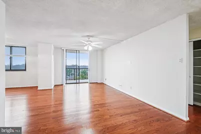 7420 Westlake Terrace #1008, Bethesda, MD 20817 - Photo 2