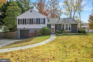 8802 Stonehaven Ct, Rockville, MD 20854 - Photo 2