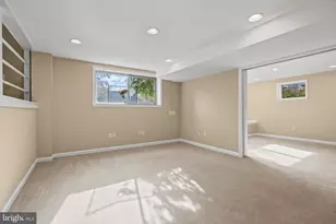 8802 Stonehaven Ct, Rockville, MD 20854 - Photo 42