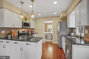 8802 Stonehaven Ct, Rockville, MD 20854 - Photo 10