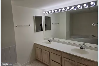 5450 Whitley Park Terrace #HR-912, Bethesda, MD 20814 - Photo 18