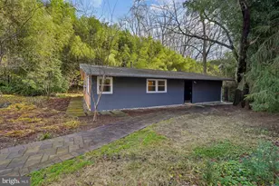 10701 Shelley Ct, Garrett Park, MD 20896 - Photo 4