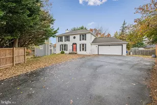 8551 Calypso Ln, Gaithersburg, MD 20879 - Photo 2