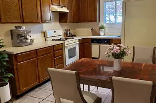 725 Twin Holly Ln, Silver Spring, MD 20910 - Photo 4