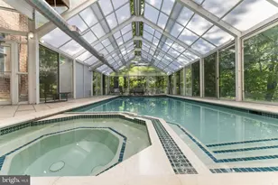 7003 Fawn Trail Ct, Bethesda, MD 20817 - Photo 4