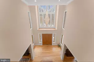 7003 Fawn Trail Ct, Bethesda, MD 20817 - Photo 2