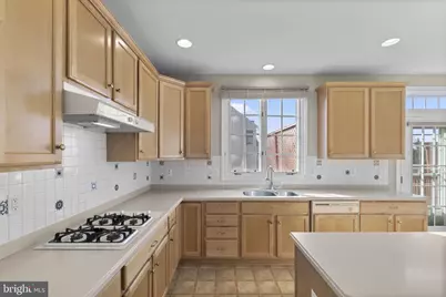 17800 Bromfield Place, Germantown, MD 20874 - Photo 12