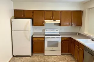 13637 Winterspoon Ln, Germantown, MD 20874 - Photo 2