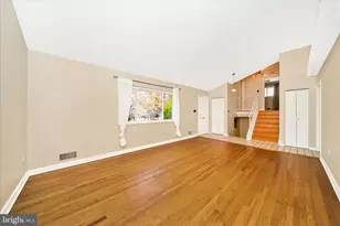 3906 Montrose Driveway, Chevy Chase, MD 20815 - Photo 4