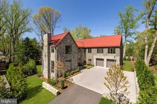 7027 Longwood Dr, Bethesda, MD 20817 - Photo 2