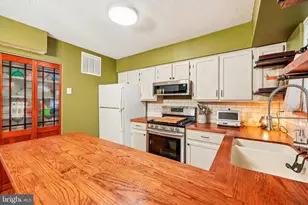 13626 Deerwater Dr, Germantown, MD 20874 - Photo 10