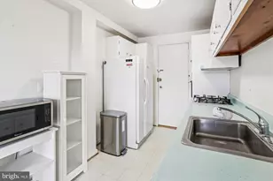 10201 Grosvenor Pl, North Bethesda, MD 20852 - Photo 22