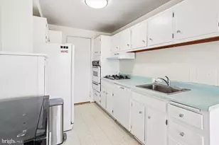 10201 Grosvenor Pl, North Bethesda, MD 20852 - Photo 20