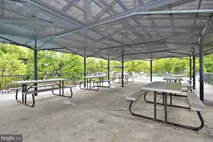 10201 Grosvenor Pl, North Bethesda, MD 20852 - Photo 32