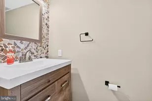 18515 Eagles Roost Dr, Germantown, MD 20874 - Photo 16