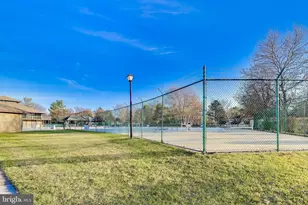 8205 Whispering Oaks Dr, Gaithersburg, MD 20879 - Photo 18