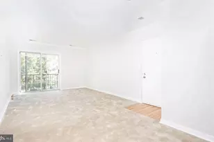 8205 Whispering Oaks Dr, Gaithersburg, MD 20879 - Photo 4