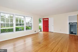 6402 Orchid Dr, Bethesda, MD 20817 - Photo 2