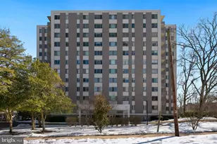 8315 N Brook Ln, Bethesda, MD 20814 - Photo 2