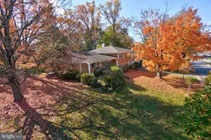 6220 Robinwood Rd, Bethesda, MD 20817 - Photo 2