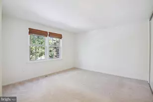 12124 Bentridge Pl, Rockville, MD 20854 - Photo 10