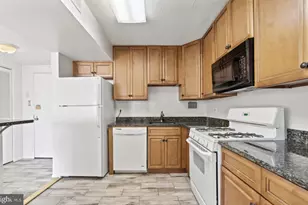 118 Monroe St, Rockville, MD 20850 - Photo 10