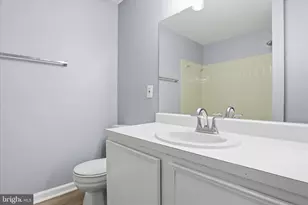 19847 Wheelwright Dr, Gaithersburg, MD 20886 - Photo 24