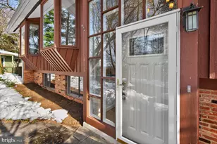 6418 Bannockburn Dr, Bethesda, MD 20817 - Photo 2