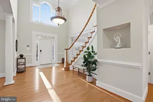 7931 Lakenheath Way, Potomac, MD 20854 - Photo 6