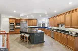 7931 Lakenheath Way, Potomac, MD 20854 - Photo 8