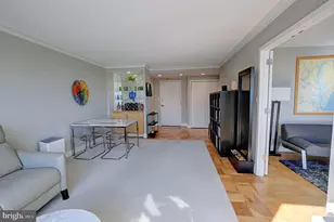 5225 Pooks Hill Rd, Bethesda, MD 20814 - Photo 2