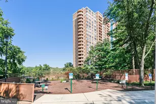 10101 Grosvenor Pl, Rockville, MD 20852 - Photo 34