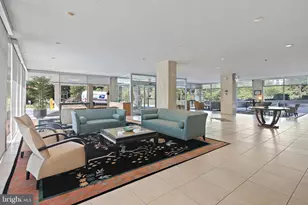 10401 Grosvenor Pl, Rockville, MD 20852 - Photo 4