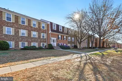 794 Quince Orchard Boulevard #T-2, Gaithersburg, MD 20878 - Photo 2